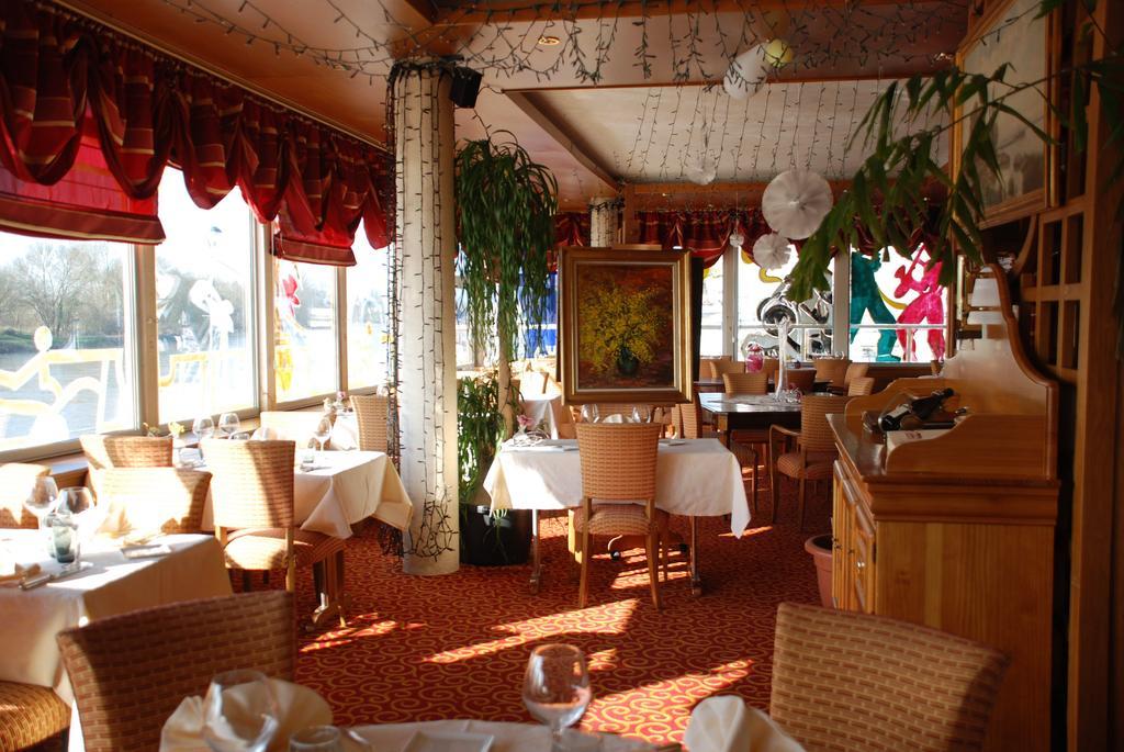 Hotel Restaurant Le Bellevue Montrichard 3 Etoiles Монришар Экстерьер фото